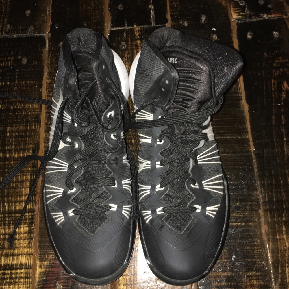 Nike basketball shoes women’s